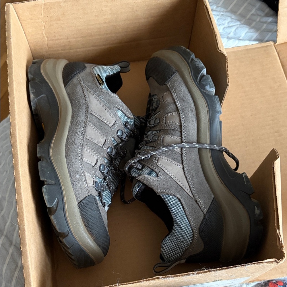 Women’s Gray Hiking Shoes